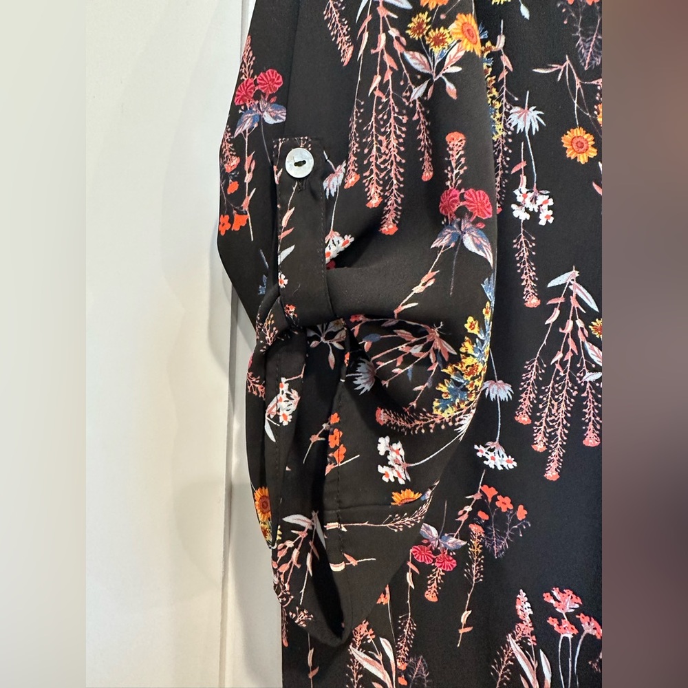 Daniel Rainn Black Floral Pintuck Button-Front Blouse - Picture 6 of 10